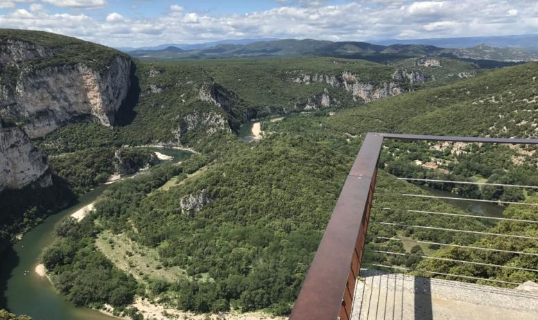 OTI DRAGA - Vue des gorges de l'Ardèche depuis un belvédère