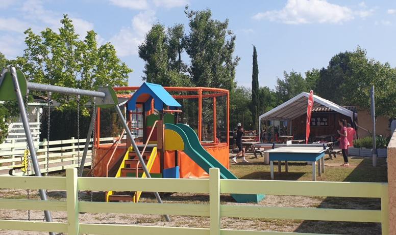 camping oasis des garrigues